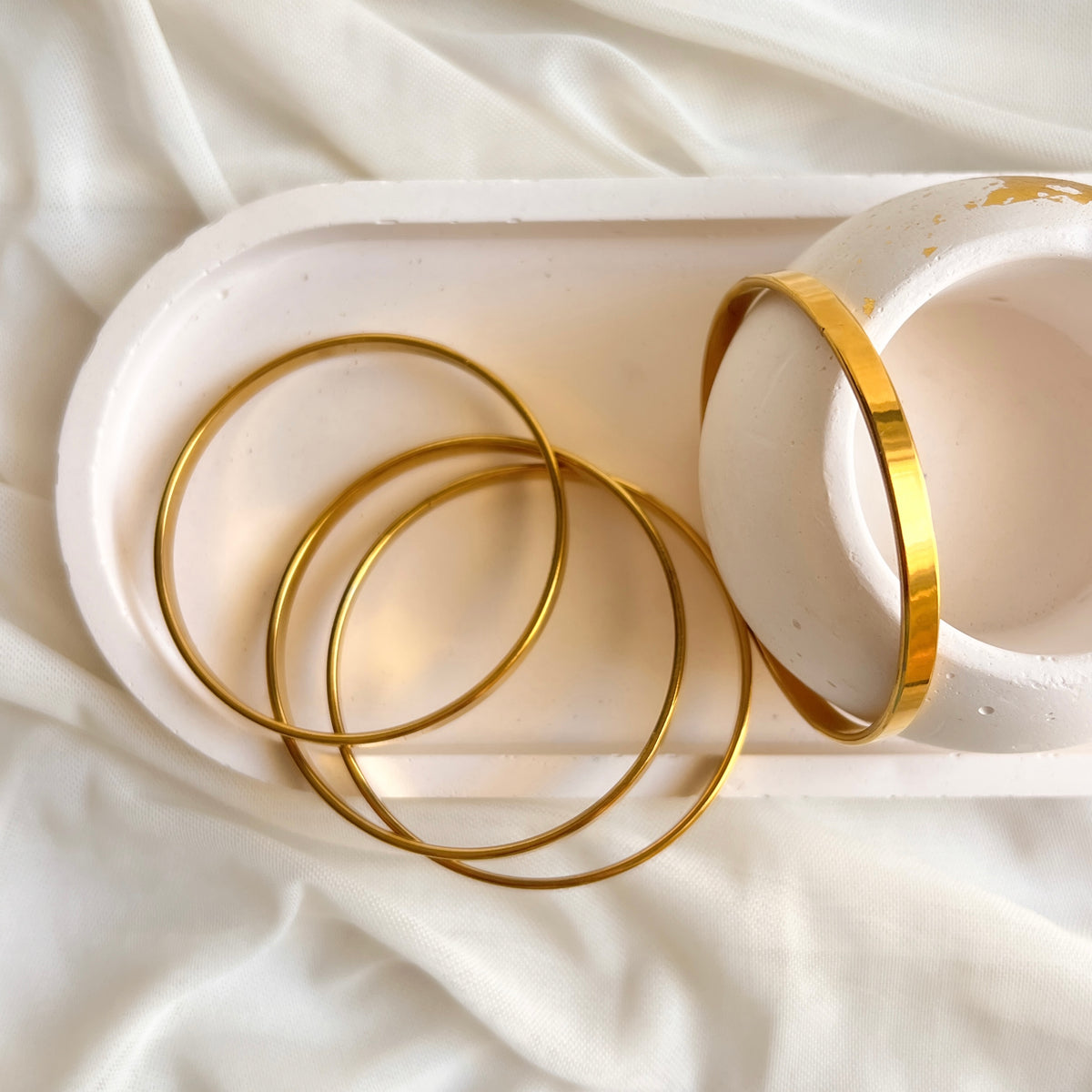 Wide Plain Bangles – Set of 4