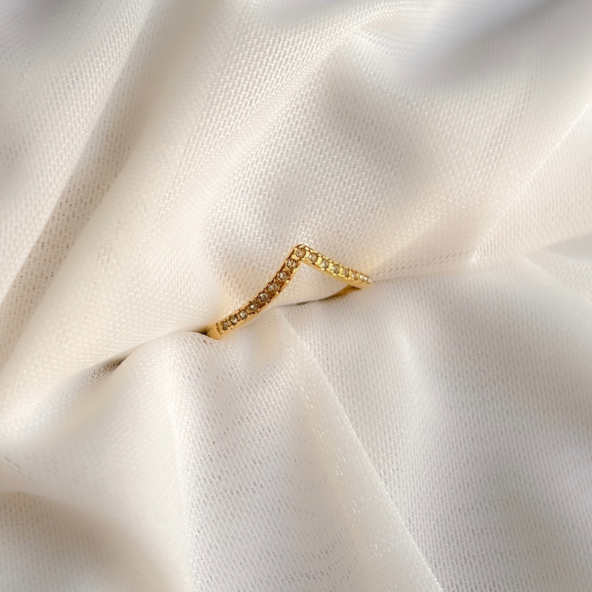 CHEVRON V-Shape Ring